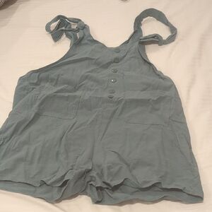 Women's Sleeveless Button-Front Top